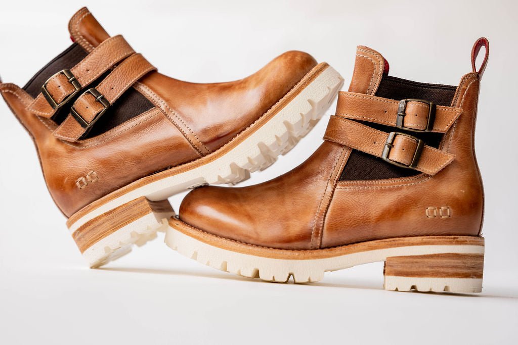 Ginger BedStu Boots Betsey's Boutique Shop