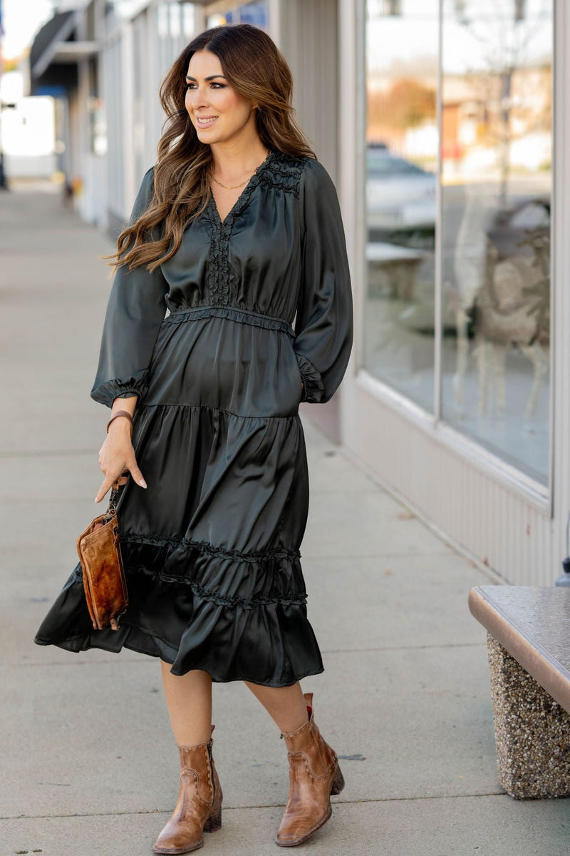 ruffle sleeve long dress Accented Midi - Betsey's Boutique Shop Size:US 10.5 / EU 41 Hollister Brown Plaid Halter 2/6 Nordstrom Short Sleeve
