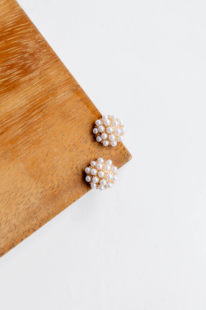 Clustered Pearls Stud Earrings - Betsey's Boutique Shop