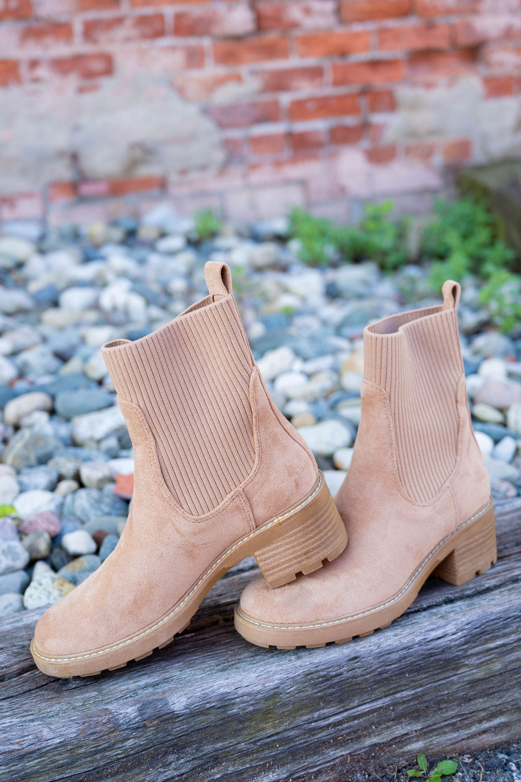 Chelsea Boots Ugg Faye Chelsea Corky's Goodness Gracious Camel