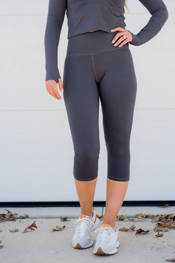 Basic Cropped Active Leggings - Betsey's Boutique Shop -