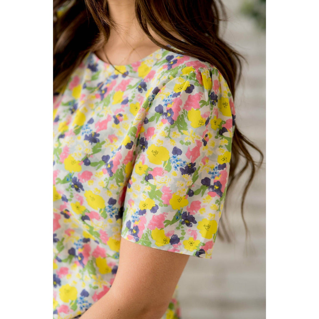 Floral Short Sleeve Tee - Betsey's Boutique Shop