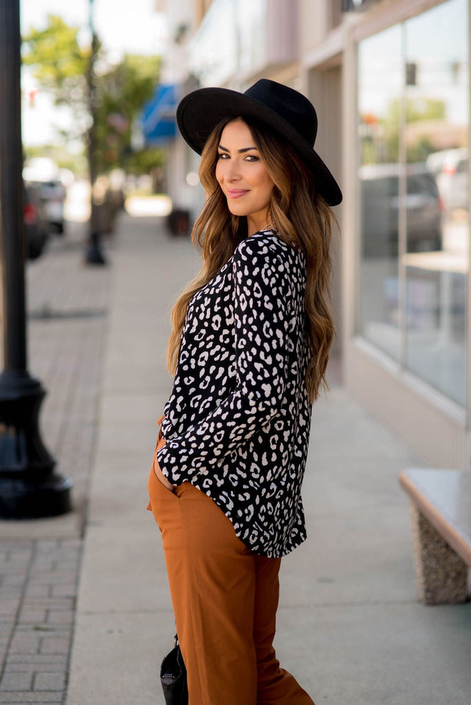 Cheetah Long Sleeve Top - Betsey's Boutique Shop - Shirts & Tops