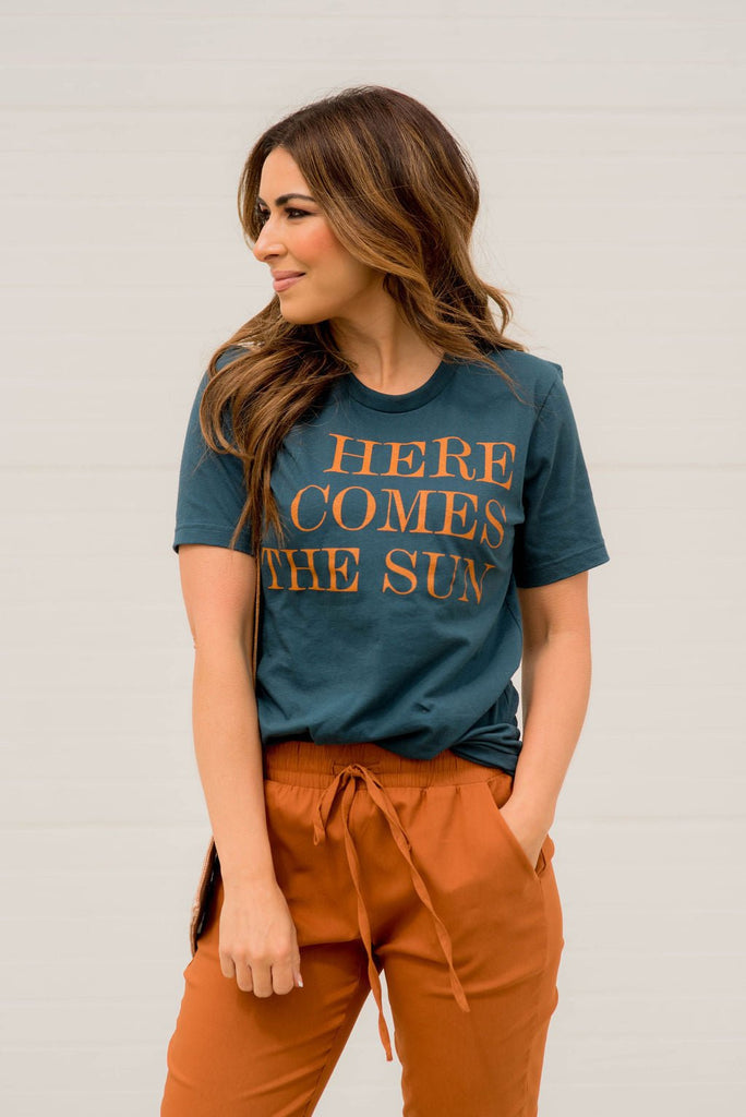 Here Comes The Sun Bold Graphic Tee - Betsey's Boutique Shop -