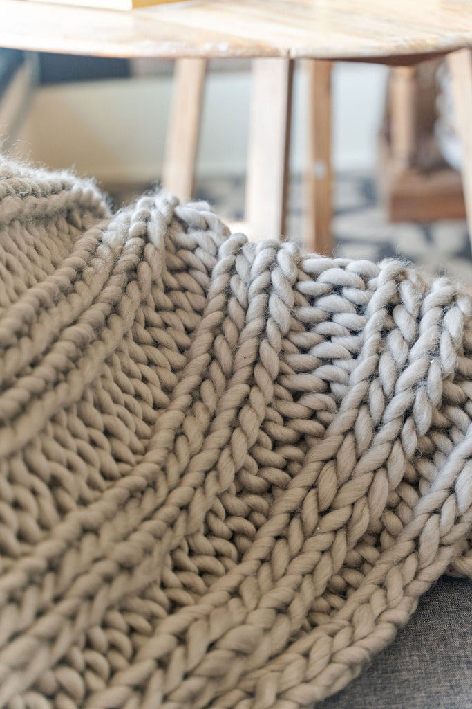 Chunky Knit Throw Blanket - Betsey's Boutique Shop -